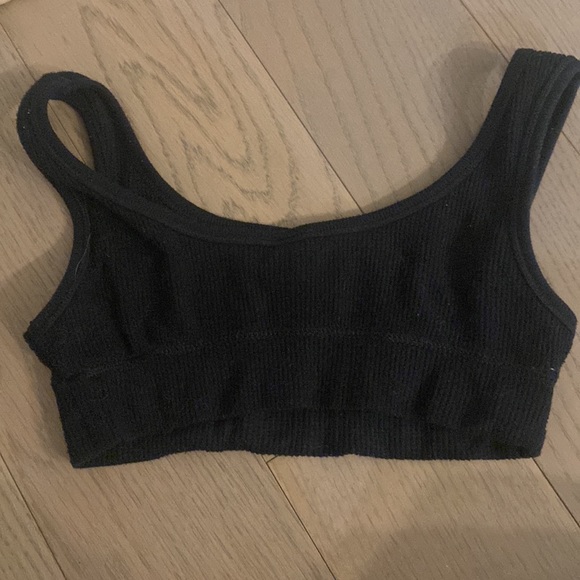 SKIMS Ribbed Sportsbra - Picture 3 of 4